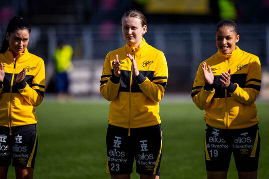 Elfsborgs Ellen Nilsson innan fotbollsmatchen i Elitettan