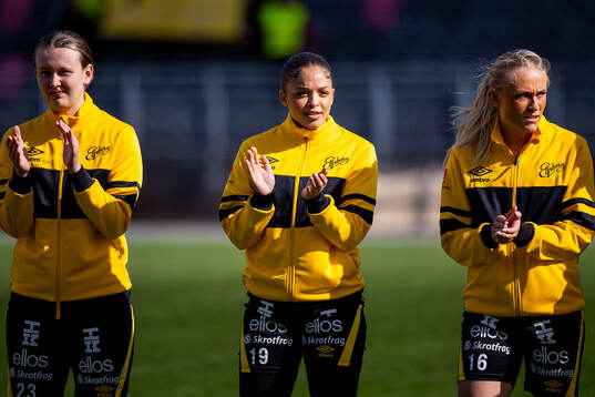 Elfsborgs Jennifer Brinck innan fotbollsmatchen i Elitettan