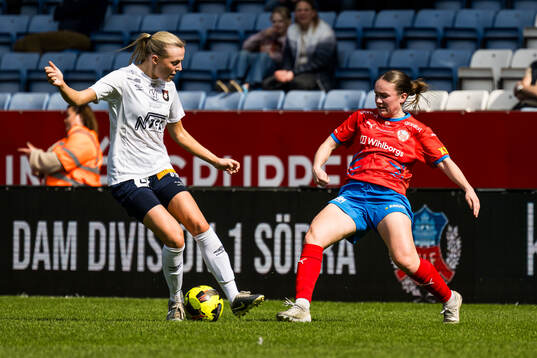 Örgrytes Maja Wrångemyr och Helsingborgs Mathilde