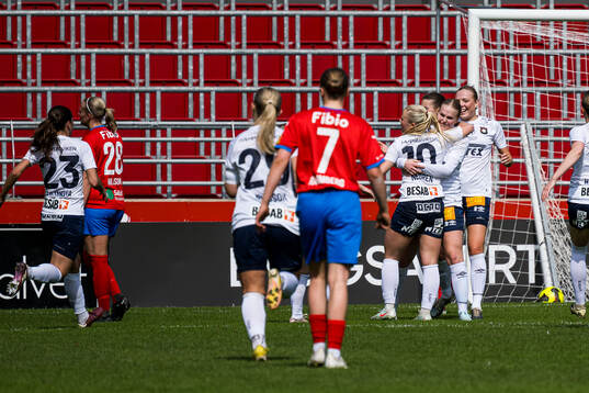 Örgrytes Isabella Nedrén jublar