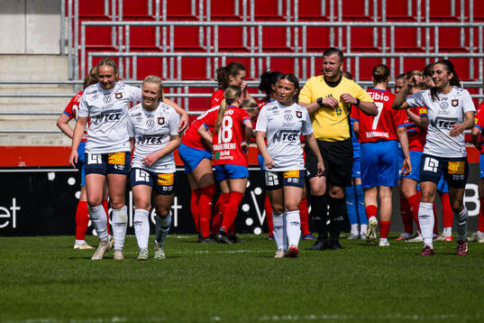 Örgrytes Emma Jarl, Isabella Nedrén och Nicole