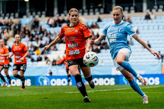 Kristianstads Tilda Persson och Malmö FFs Katariina Kosola