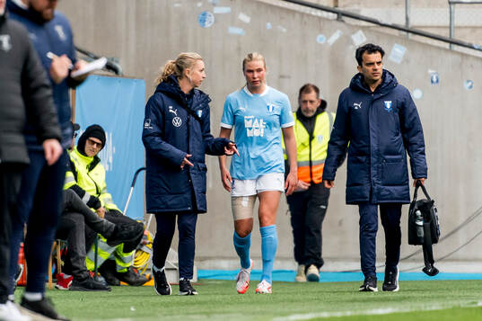Malmö FFs Ellen Löfqvist utgår vid skada