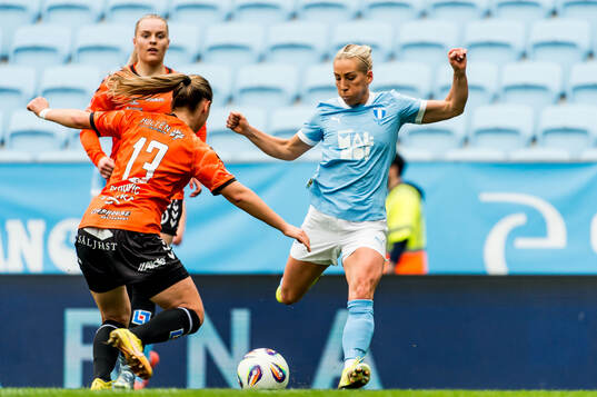 Kristianstads Emma Petrovic och Malmö FFs Mia Persson