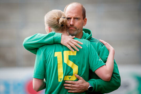 Team TGs tränare Jonas Wikström och Emma Widesjö