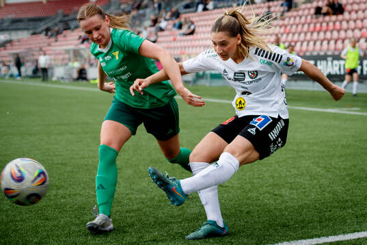 Team TGs Isabelle Olsson och Örebro SKs Grace Wallin