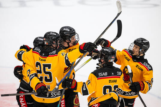 Luleås Linus Funck jublar
