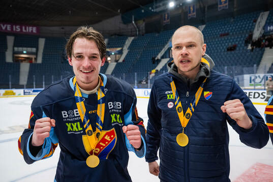 Djurgårdens Vilton Ferdfelt och tränare Nicklas Magnusson