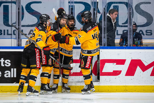 Luleås Jakob Ihs-Wozniak jublar