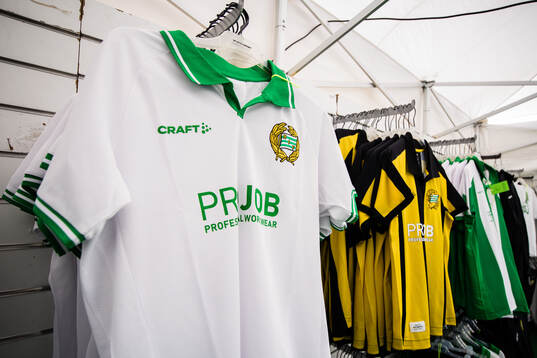 En matchtröja i Hammarbys suovenirshop