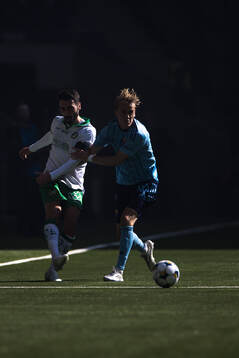 Hammarbys Nahir Besara och Djurgårdens Oskar Fallenius