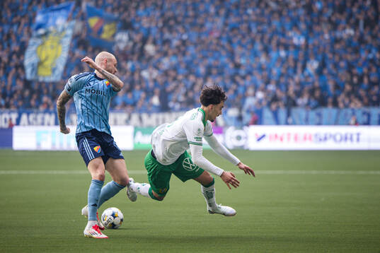 Djurgårdens Adam Ståhl och Hammarbys Sebastian Tounekti