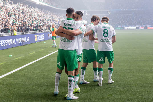 Hammarbys Abdelrahman Boudah Saidi jublar med Jusef Erabi