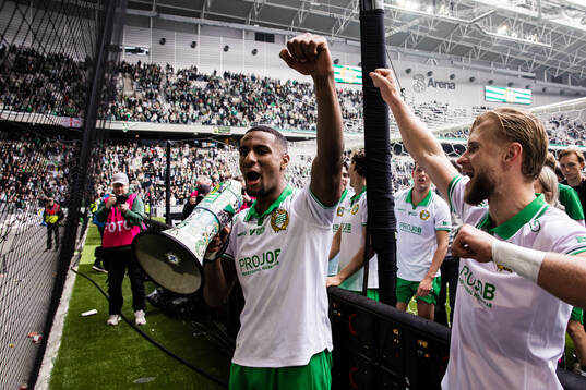 Hammarbys Paulos Abraham och Simon Strand jublar
