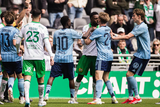 Hammarbys Shaquille Pinas och Djurgårdens Santeri Haarala