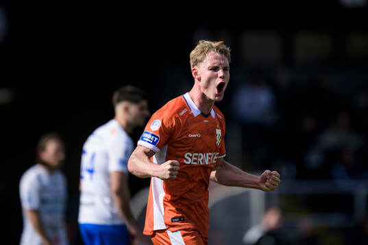 Bläddra bland fler bilder av Fotboll, Allsvenskan, Värnamo - IFK Göteborg