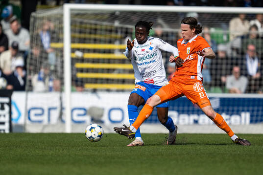 Värnamos Frank Junior Agyei och IFK Göteborgs Kolbeinn