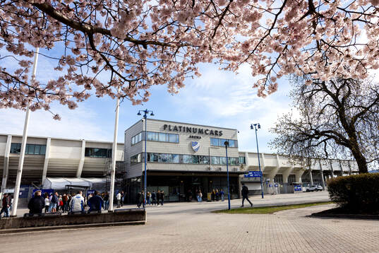 Exteriör vy av Platinum Cars Arena