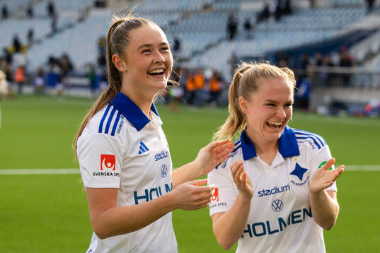 IFK Norrköpings Svea Rehnberg och Dana Leskinen jublar