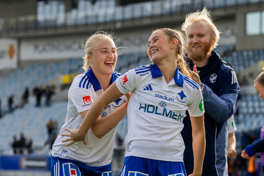 IFK Norrköpings Wilma Leidhammar och Svea Rehnberg jublar