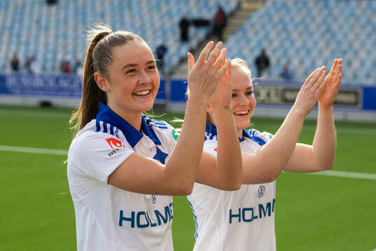 IFK Norrköpings Svea Rehnberg och Dana Leskinen jublar