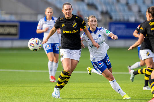 AIKs Jennie Nordin och IFK Norrköpings Alexandra Hellekant