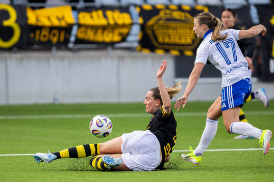AIKs Jennie Nordin och IFK Norrköpings Alexandra Hellekant
