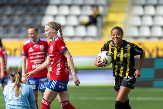 Häckens Felicia Schröder jublar