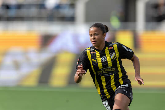 Häckens Felicia Schröder