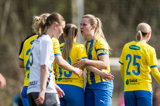 Eskilsminnes Julia Nyberg Spets jublar