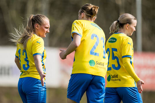 Eskilsminnes Alma Bertilsson jublar