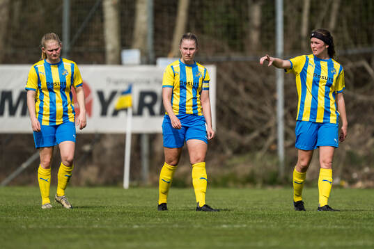 Eskilsminnes Elin Persson, Julia Nyberg Spets och Louise