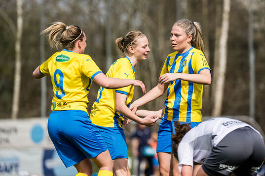 Eskilsminnes Johanna Olsson jublar
