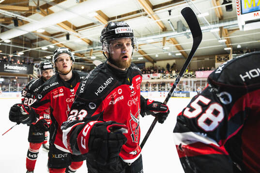 Hudiksvalls Adam Byström Johansson jublar