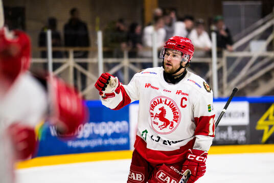 Troja/Ljungbys Dennis Fröland jublar