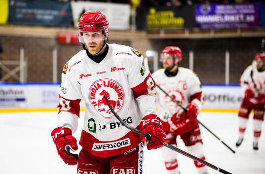 Troja/Ljungbys Filip Lennström jublar