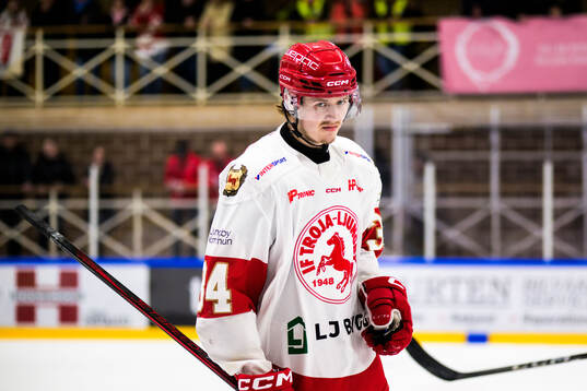 Troja/Ljungbys Oscar Nordin deppar