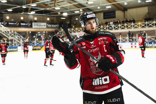 Hudiksvalls Adam Byström Johansson jublar
