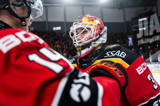 Luleås målvakt Matteus Ward jublar