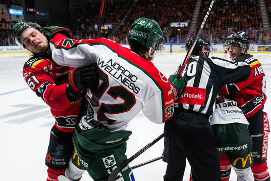 Luleås Markus Nurmi och Frölundas Filip Cederqvist