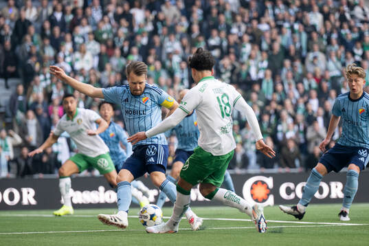 Djurgårdens Jacob Une och Hammarbys Sebastian Tounekti