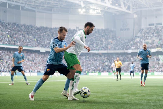 Djurgårdens Jacob Une och Hammarbys Nahir Besara
