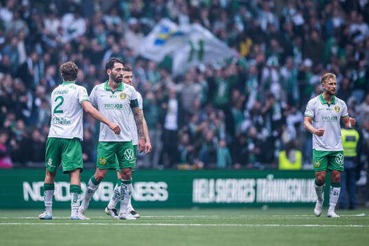 Hammarbys Nahir Besara jublar