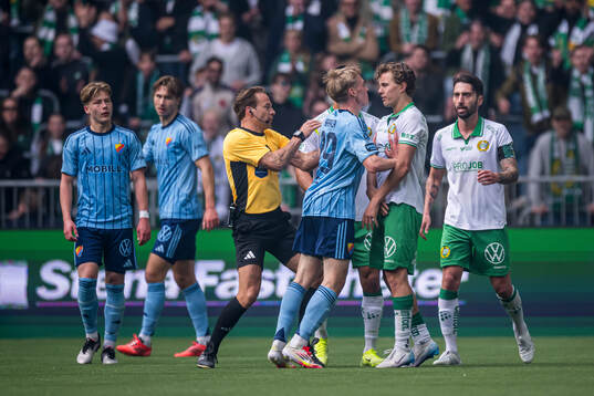 Djurgårdens Santeri Haarala och Hammarbys Hampus Skoglund