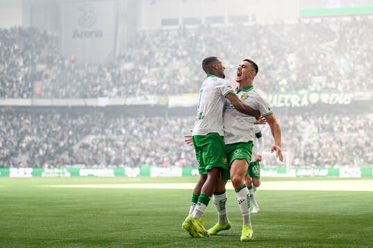 Hammarbys Paulos Abraham och Jusef Erabi jublar