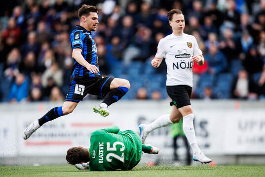 Sirius Isak Bjerkebo och Brommapojkarnas målvakt Davor