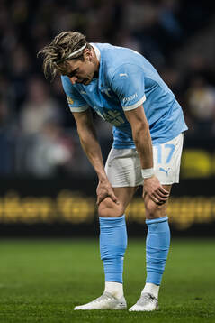 Malmö FFs Jens Stryger Larsen deppar