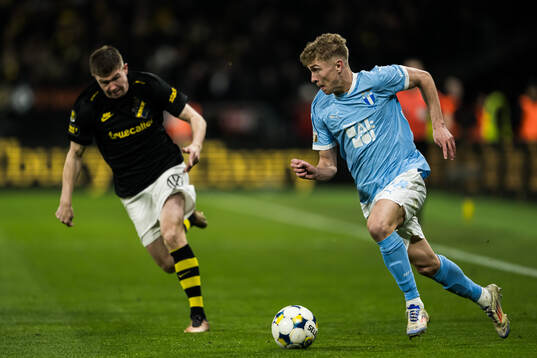 AIKs Mads Døhr Thychosen och Malmö FFs Hugo Bolin