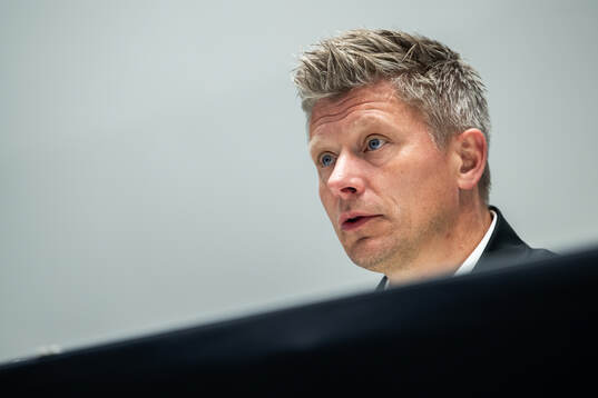 AIKs tränare Mikkjal Thomassen på presskonferensen