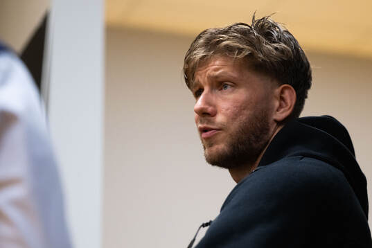 AIKs Anton Salétros i mixade zonen